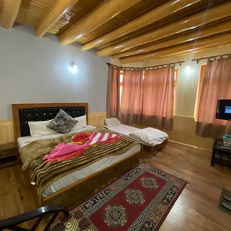 Zaltak Guest House And Hostel Leh Exterior photo