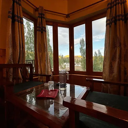 Zaltak Guest House And Hostel Leh Exterior photo