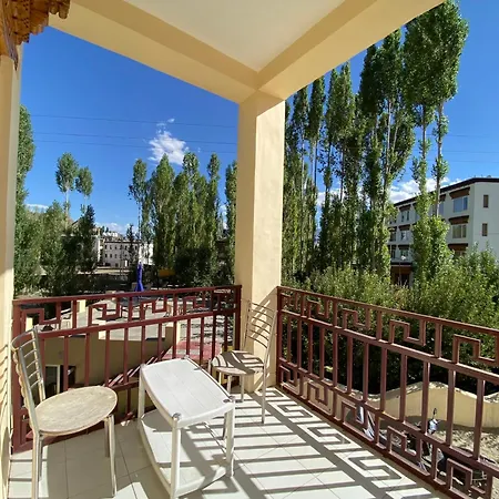 Zaltak Guest House And Hostel Leh Exterior photo