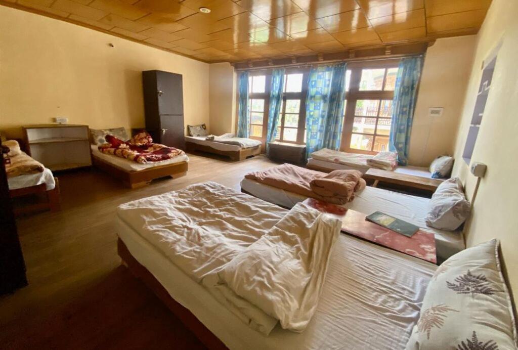 Homestay Zaltak And *