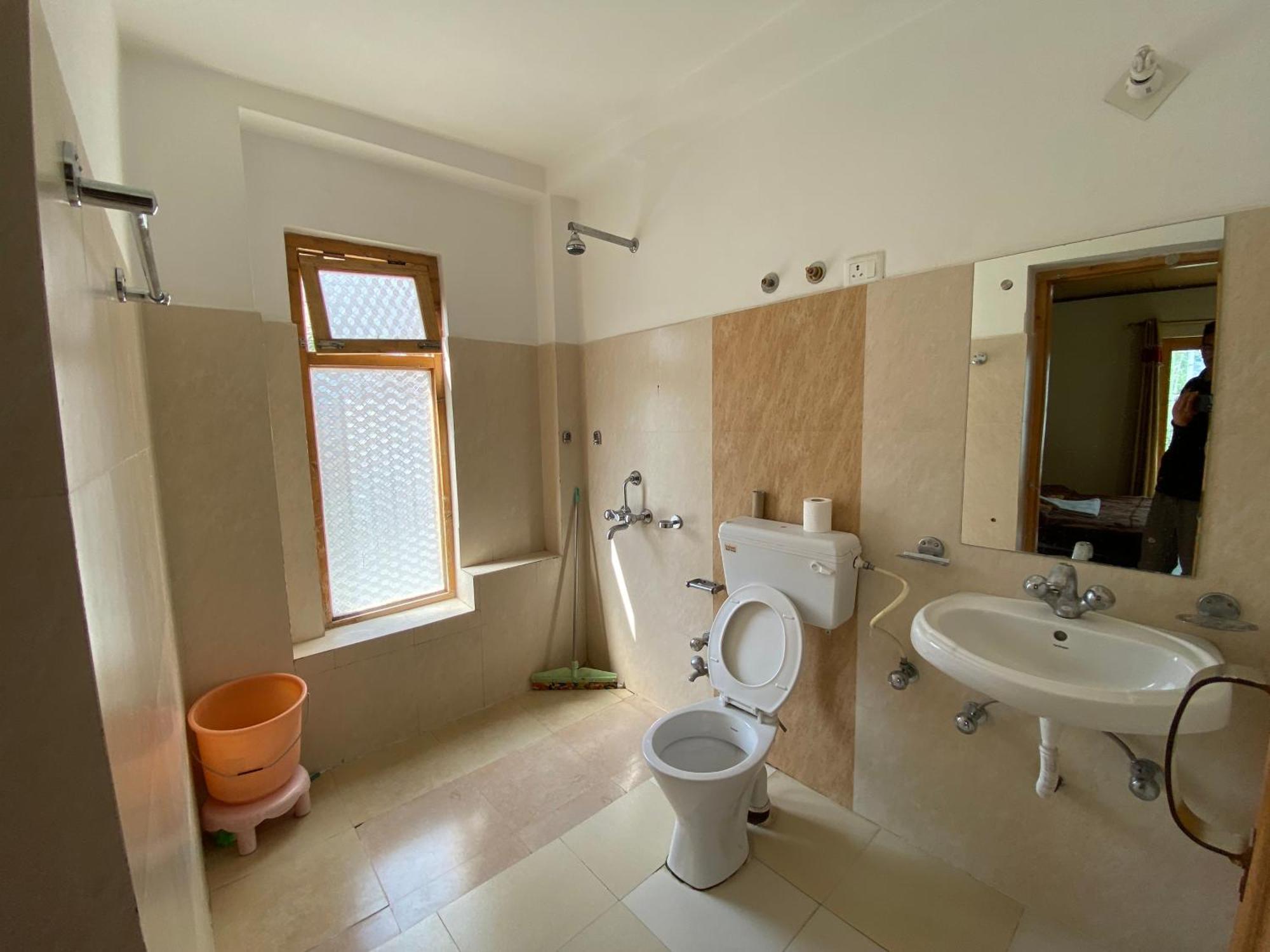 Zaltak And Homestay Leh