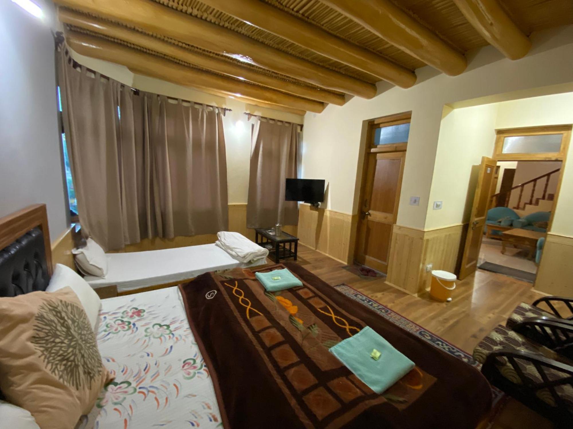 Homestay Zaltak And *