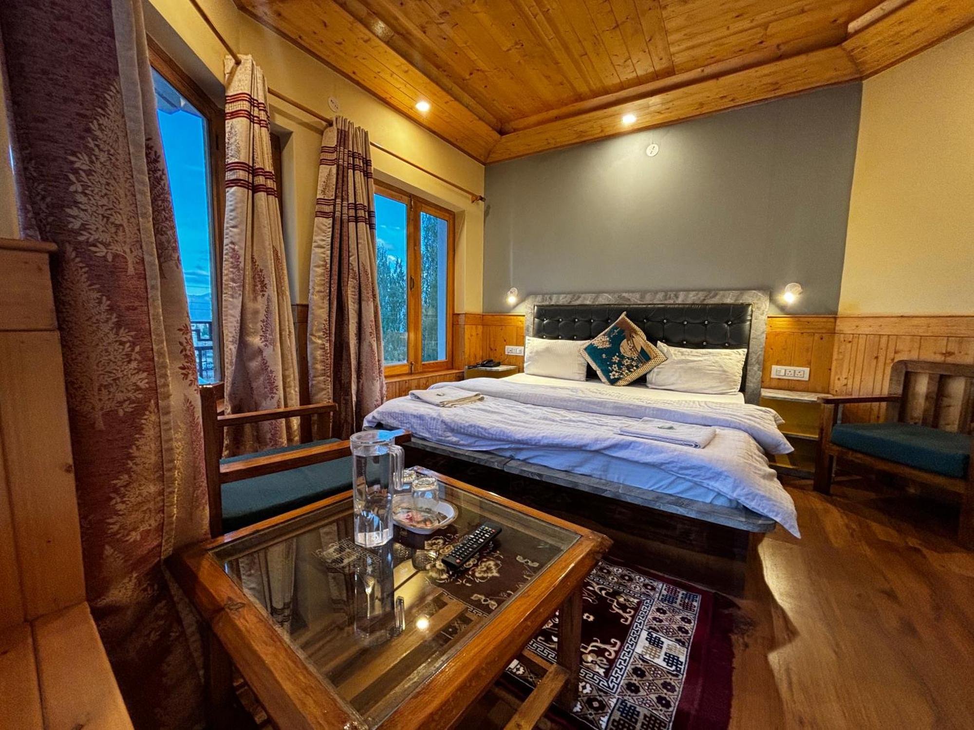 Homestay Zaltak And *